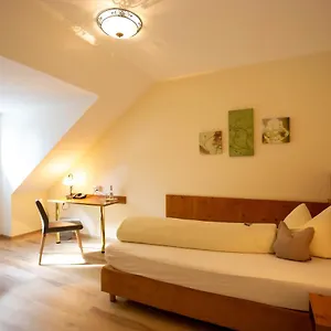 Hotel Und Goettler Josef